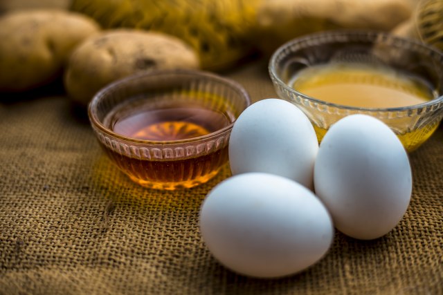 Budite zdravi cele godine uz pomoć ovog napitka od jaja i meda